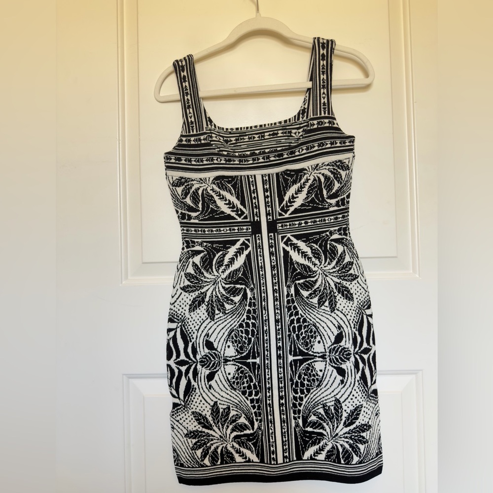 NWT Farm Rio Off-White Monochrome Elegance Scarf Knit Mini Dress -XS - Picture 4 of 6